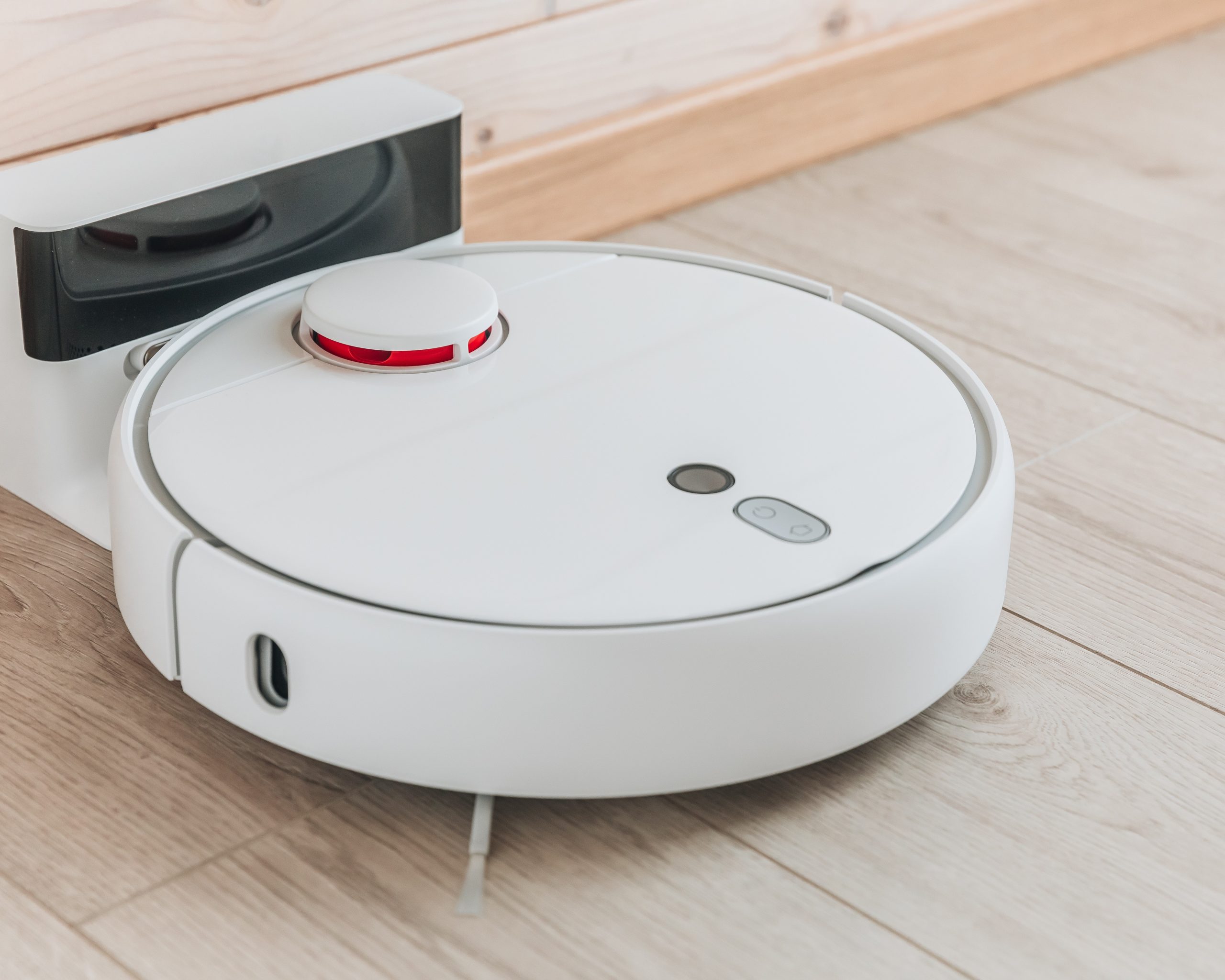 wireless robot vacuum cleaner return to charging a 2021 08 28 17 04 18 utc 1 scaled
